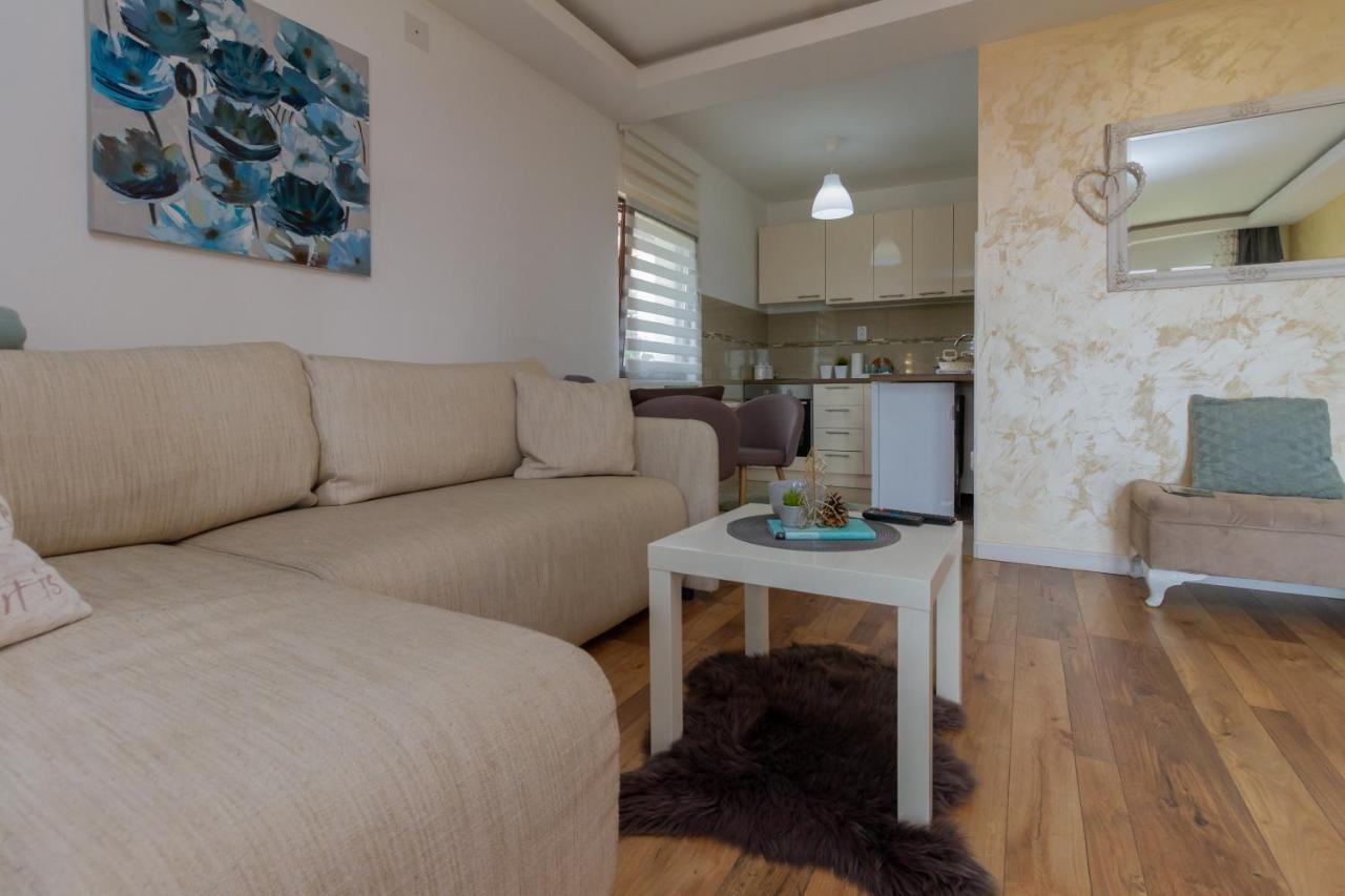 11 Apartment *