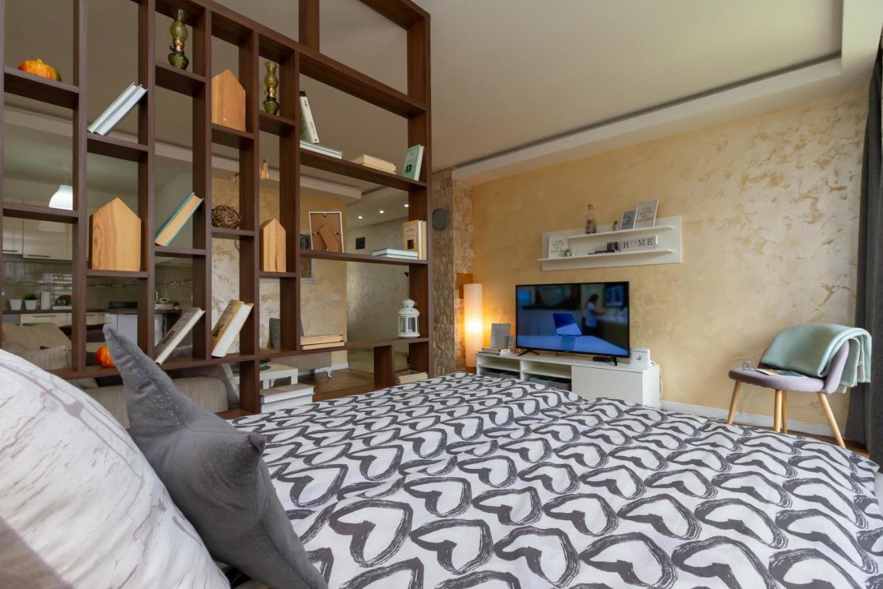 Apartment 11