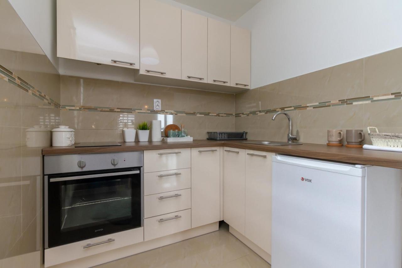 11 Apartment