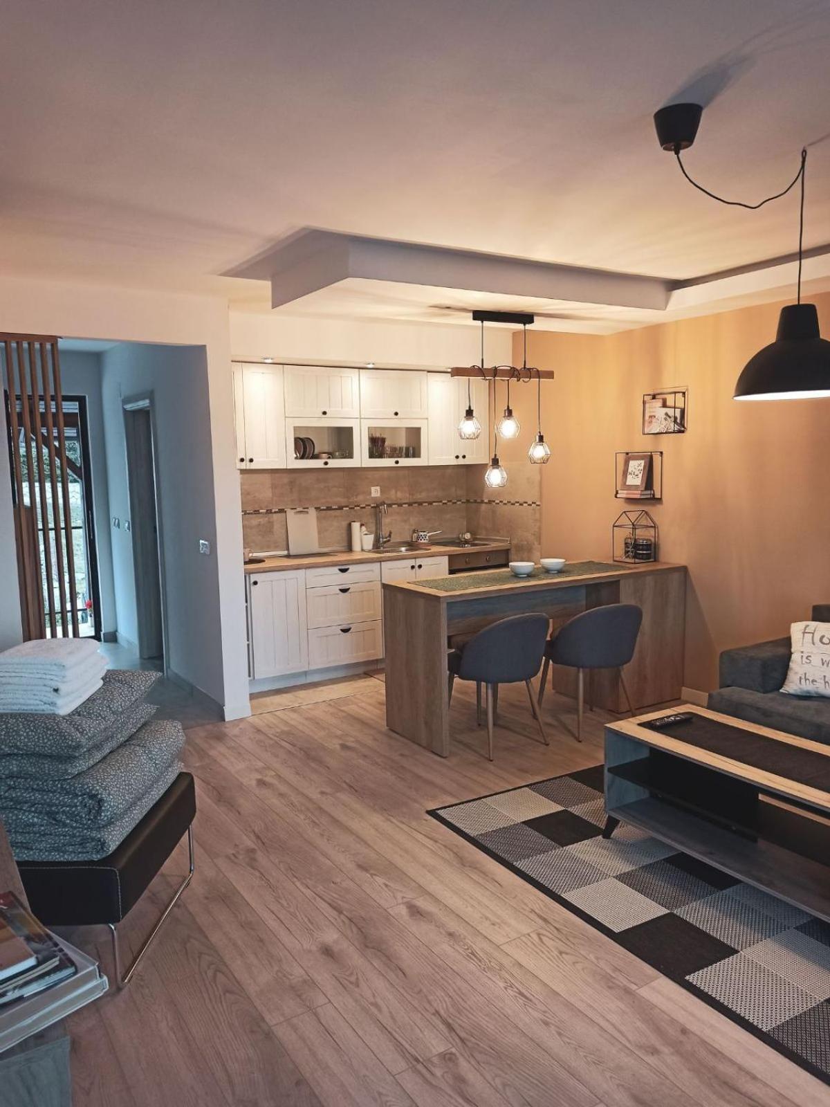 11 Apartment *